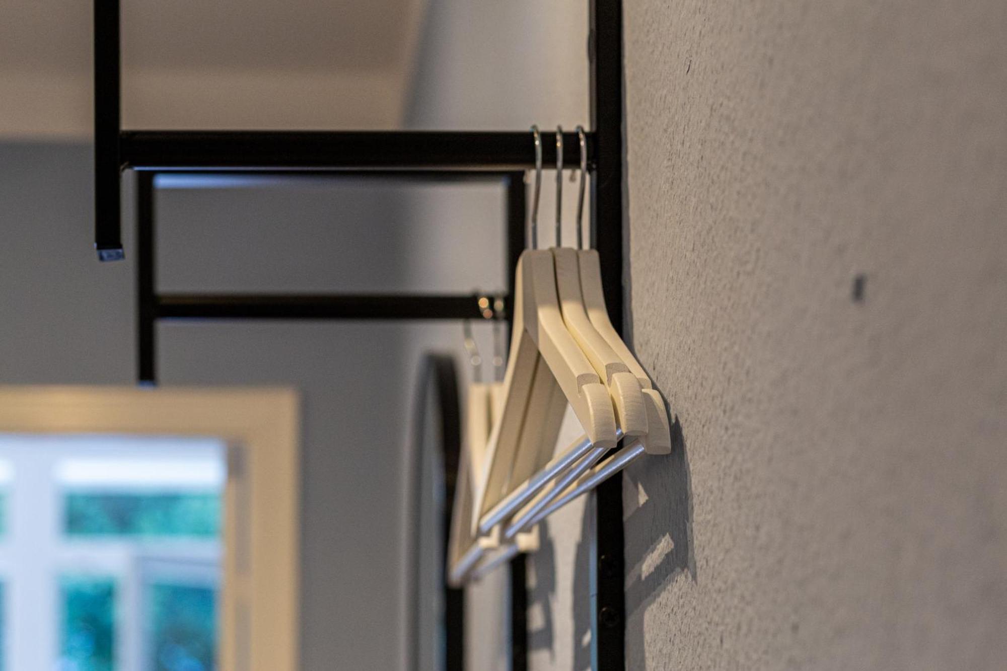 Have-A-Nice-Stay - Nahe Bahnhof Ahrensburg - 20 Minuten Nach Hamburg - Trotzdem Ruhig Gelegen - 6 Minuten Zu Fuss Ins Zentrum Ahrensburg - Modern Eingerichtet Luaran gambar