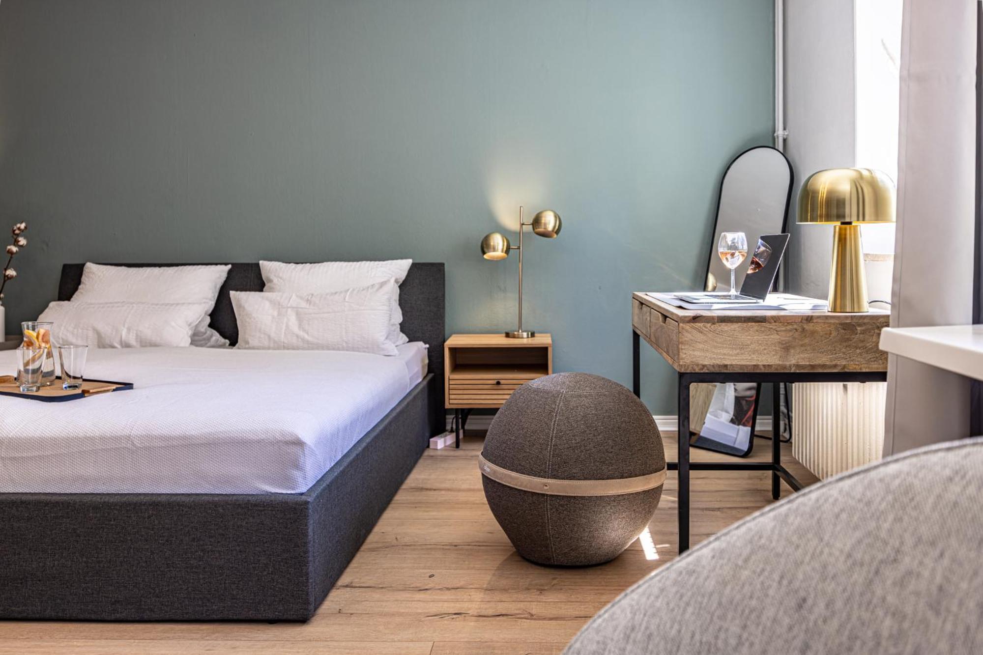 Have-A-Nice-Stay - Nahe Bahnhof Ahrensburg - 20 Minuten Nach Hamburg - Trotzdem Ruhig Gelegen - 6 Minuten Zu Fuss Ins Zentrum Ahrensburg - Modern Eingerichtet Luaran gambar